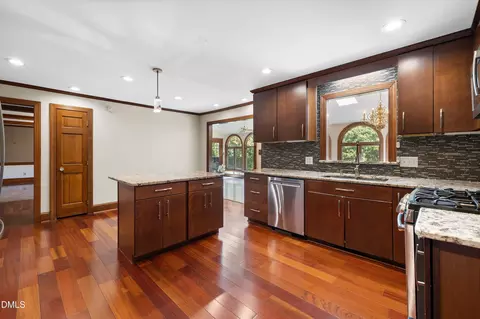 Kitchen - 5808 Devon Cir, Raleigh, NC 27604 photo 4 of 5