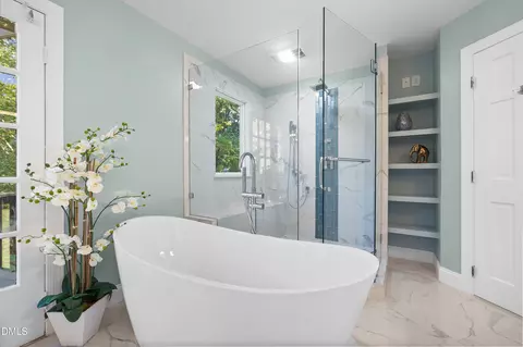 Bath - 5808 Devon Cir, Raleigh, NC 27604 photo 5 of 8