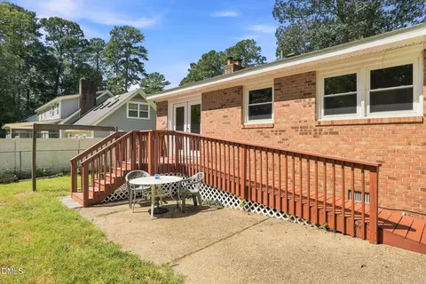 Exterior - 1201 S Crescent Dr, Smithfield, NC 27577 photo 6 of 8