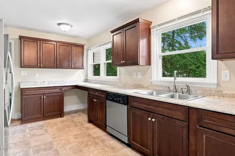 Kitchen - 1201 S Crescent Dr, Smithfield, NC 27577 photo 3 of 5