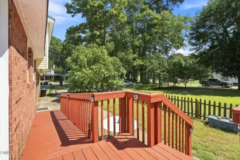 Exterior - 1201 S Crescent Dr, Smithfield, NC 27577 photo 5 of 8