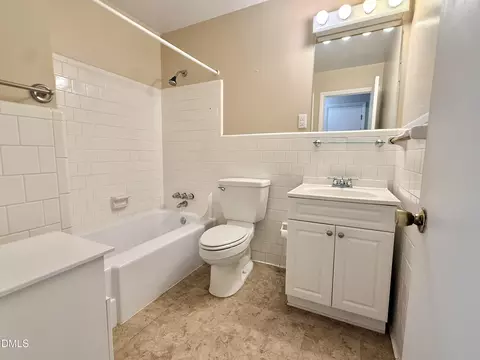 Bath - 532 Edwin Ct, Roxboro, NC 27573 photo 2 of 5