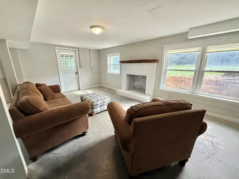 Living - 532 Edwin Ct, Roxboro, NC 27573 photo 8 of 13