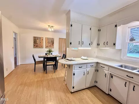 Kitchen - 532 Edwin Ct, Roxboro, NC 27573 photo 3 of 4