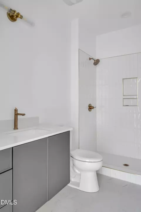 Bath - 329 Gray Ave, Durham, NC 27701 photo 3 of 7