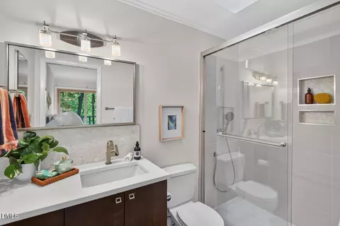 Bath - 3062 Colony Rd, Durham, NC 27705 photo 2 of 5