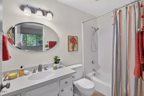 Bath - 3062 Colony Rd, Durham, NC 27705 photo 5 of 5