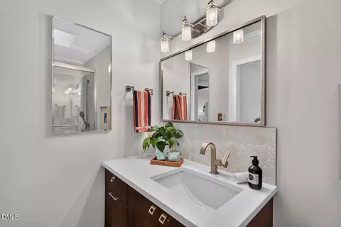 Bath - 3062 Colony Rd, Durham, NC 27705 photo 4 of 5
