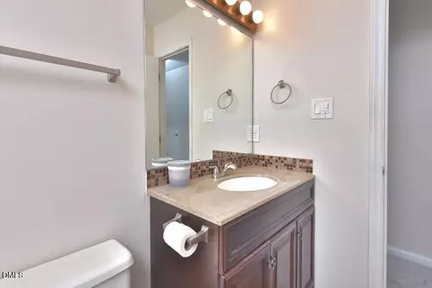 Bath - 8 Tiffany Pl, Durham, NC 27705 photo 3 of 3