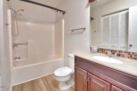 Bath - 8 Tiffany Pl, Durham, NC 27705 photo 2 of 3