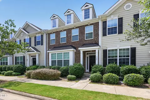 122 Spring Pine Ln, Holly Springs, NC 27540