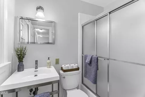 Bath - 3818 Hermine St, Durham, NC 27705 photo 1 of 2