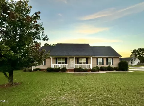 3006 Tettenbury Dr, Fayetteville, NC 28306