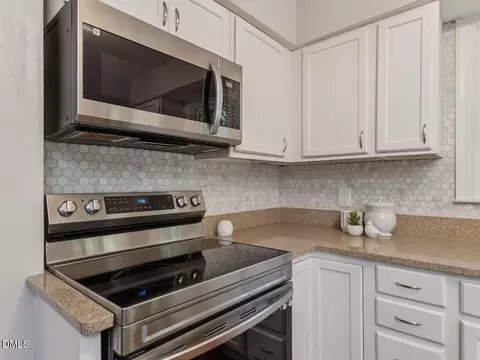 Kitchen - 1 Leeward Ct, Durham, NC 27713 photo 4 of 5