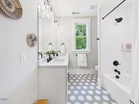 Bath - 106 E Trinity Ave, Durham, NC 27701 photo 5 of 7