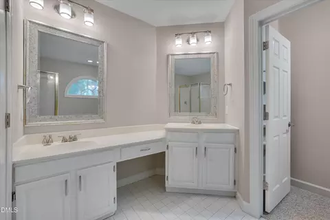 Bath - 4003 Peachway Ct, Durham, NC 27705 photo 3 of 6