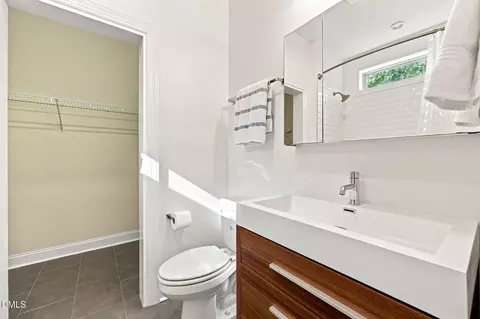 Bath - 2927 Wade Rd, Durham, NC 27705 photo 3 of 5