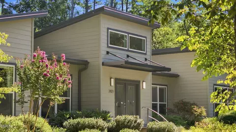 Exterior - 2927 Wade Rd, Durham, NC 27705 photo 2 of 5