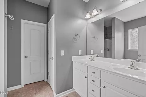 Entry Way - 118 Victory Cir, Willow Spring, NC 27592 photo 2 of 2