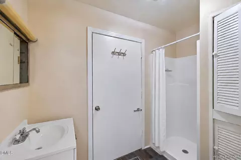 Bath - 6324 Tryon Rd, Cary, NC 27518 photo 4 of 4