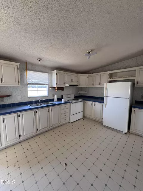 Kitchen - 1333 Mclamb Rd, Dunn, NC 28334 photo 2 of 2