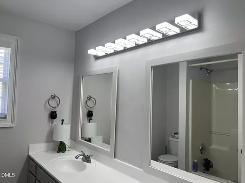 Bath - 824 Stackhurst Way, Wake Forest, NC 27587 photo 1 of 3