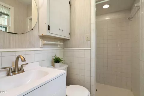 Bath - 3413 Redbud Ln, Raleigh, NC 27607 photo 1 of 3