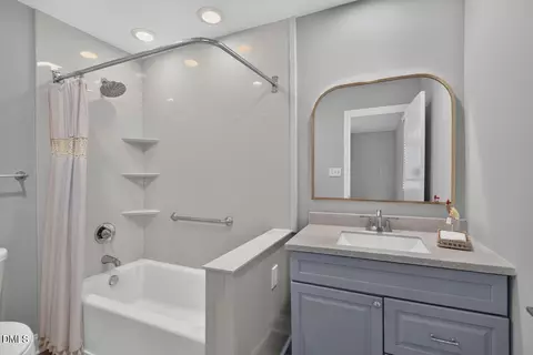 Bath - 1328 Clermont Rd, Durham, NC 27713 photo 1 of 4