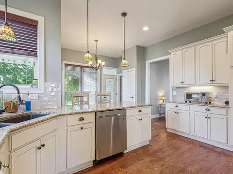 Kitchen - 136 Kenneth Ln, Willow Spring, NC 27592 photo 4 of 7