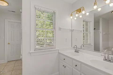 Bath - 7 Mill Haven Ct, Durham, NC 27713 photo 2 of 4
