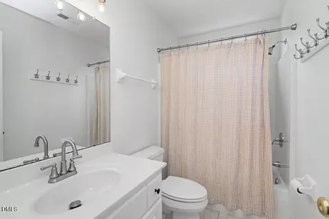 Bath - 7 Mill Haven Ct, Durham, NC 27713 photo 4 of 4