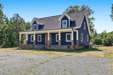 107 School St, Stem, NC 27581