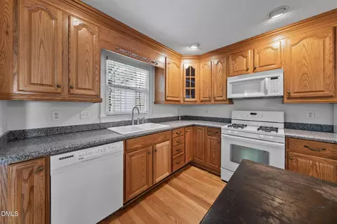 Kitchen - 4213 Settlement Dr, Durham, NC 27713 photo 4 of 5