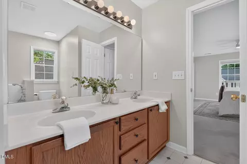 Bath - 6111 Chesden Dr, Durham, NC 27713 photo 2 of 5