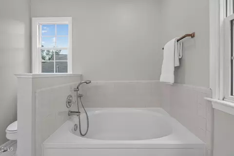 Bath - 6111 Chesden Dr, Durham, NC 27713 photo 4 of 5