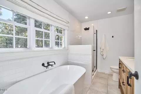 Bath - 4311 Bracada Dr, Durham, NC 27705 photo 2 of 7
