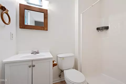 Bath - 925 Fleming Dr, Durham, NC 27705 photo 1 of 2