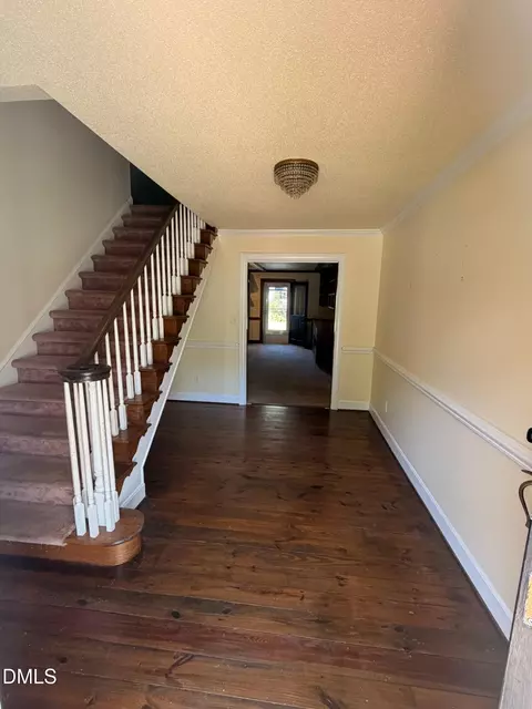 Entry Way - 904 Merry St, Dunn, NC 28334 photo 1 of 2
