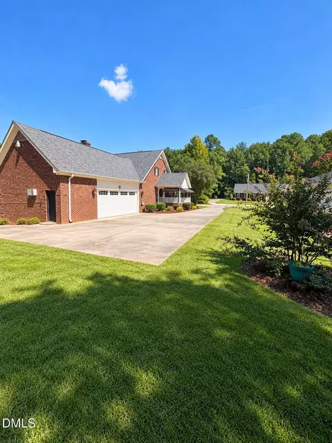 Exterior - 904 Merry St, Dunn, NC 28334 photo 2 of 7
