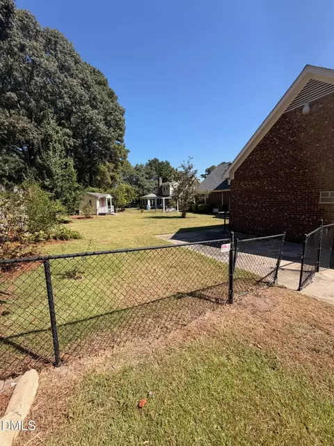 Exterior - 904 Merry St, Dunn, NC 28334 photo 6 of 7