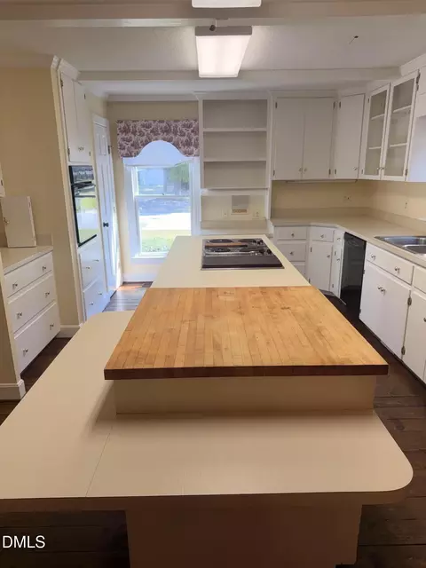 Kitchen - 904 Merry St, Dunn, NC 28334 photo 4 of 7