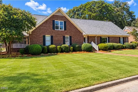 Exterior - 904 Merry St, Dunn, NC 28334 photo 1 of 7