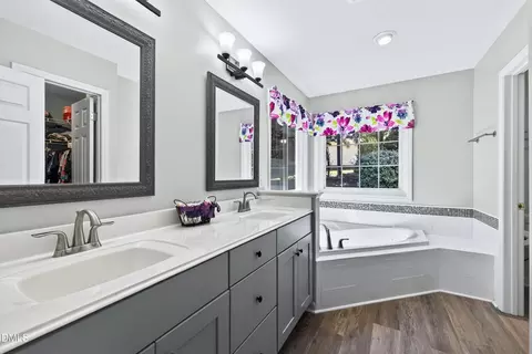Bath - 2312 Maplegreen Ln, Apex, NC 27502 photo 2 of 11