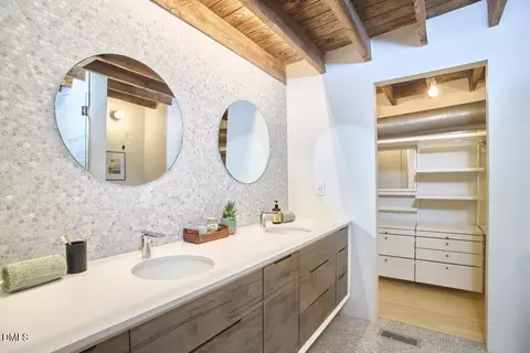 Bath - 701 W Trinity Ave #117, Durham, NC 27701 photo 1 of 5