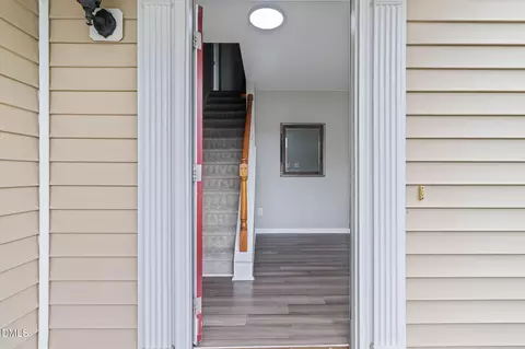 Entry Way - 6 Stepney Ct, Durham, NC 27713 photo 3 of 4