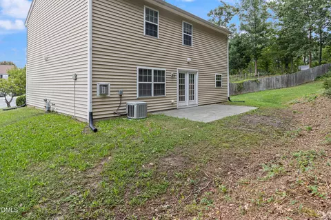 Exterior - 6 Stepney Ct, Durham, NC 27713 photo 4 of 6