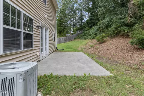 Exterior - 6 Stepney Ct, Durham, NC 27713 photo 5 of 6