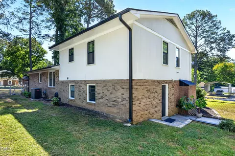 Exterior - 1403 Maple Ave, Apex, NC 27502 photo 6 of 17