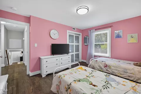 Bedroom - 1403 Maple Ave, Apex, NC 27502 photo 4 of 6