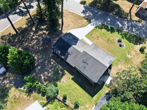View/Area - 1403 Maple Ave, Apex, NC 27502 photo 5 of 7